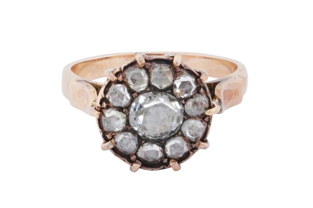 Lot 3 - A diamond cluster ring