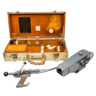 Lot 198 - A WWII RAF AA Verifying Camera Type II
