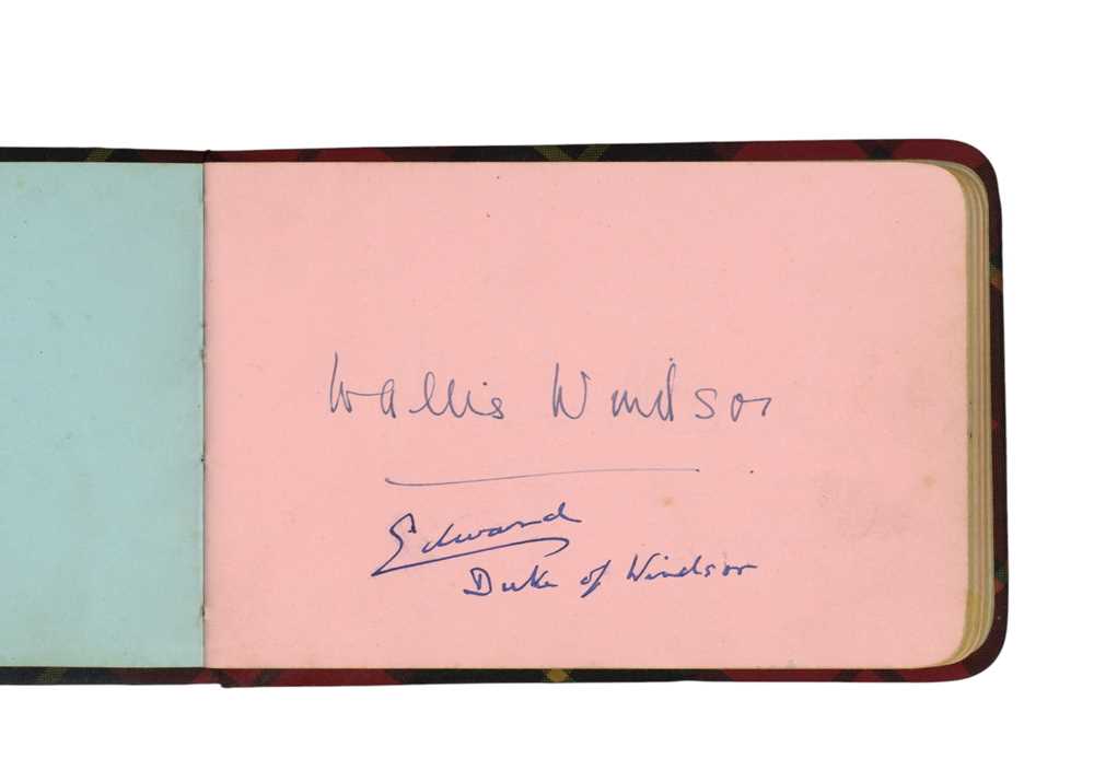 Lot 40 - Autograph Album.- Incl. Edward and Wallis Windsor