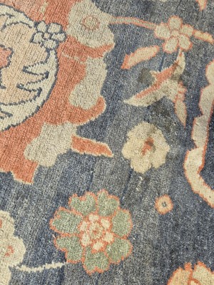 Lot 189 - A fine Ziegler design carpet