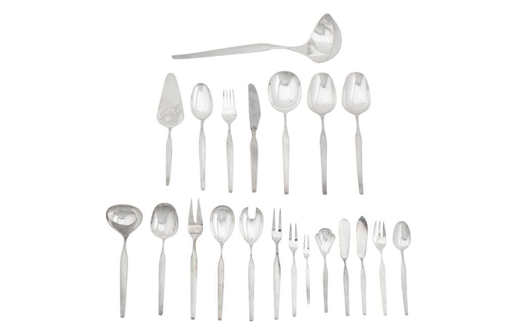 Lot 323 - A modern German 800 standard silver table service of flatware / canteen, by Robbe & Berking