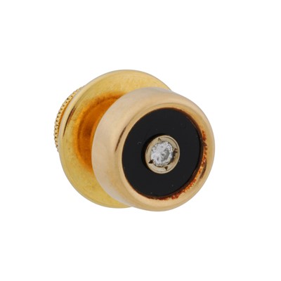 Lot 36 - A diamond dress stud