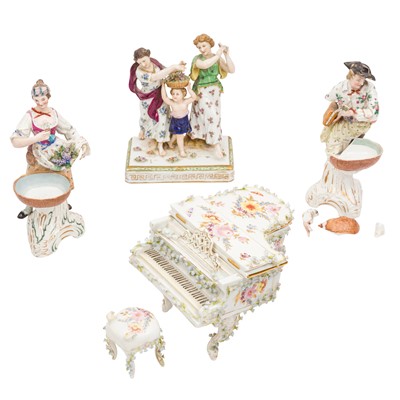 Lot 7 - A group of continental porcelain