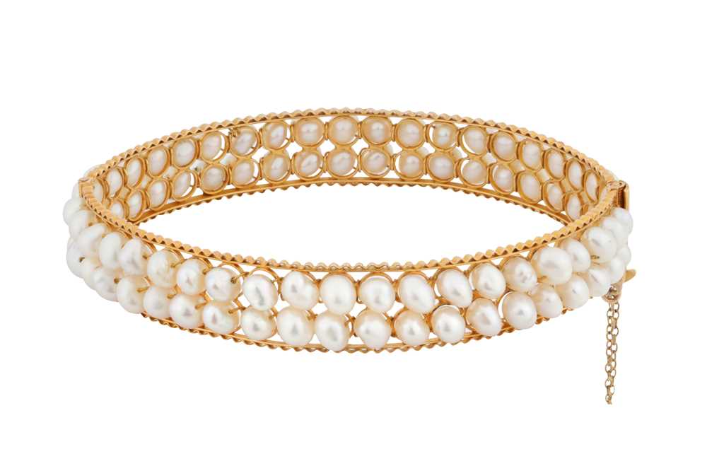Lot 52 - A PEARL BANGLE