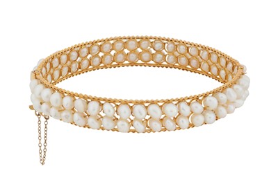 Lot 52 - A PEARL BANGLE