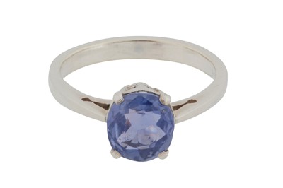 Lot 66 - A colour change sapphire single stone ring