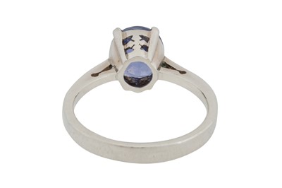 Lot 66 - A colour change sapphire single stone ring