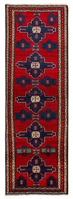 Lot 77 - A fine Bakhtiari runner, west Persia, approx: 283cm. x 91cm