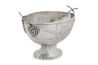 Lot 417 - A Victorian sterling silver bowl, London 1894 by Charles Stuart Harris