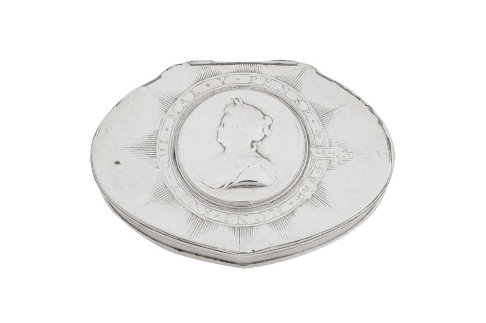 Lot 18 - A George II unmarked silver snuff box, circa 1730