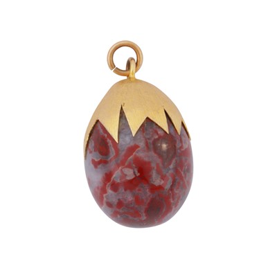 Lot 125 - Deakin and Francis | A jasper egg pendant, circa 1972