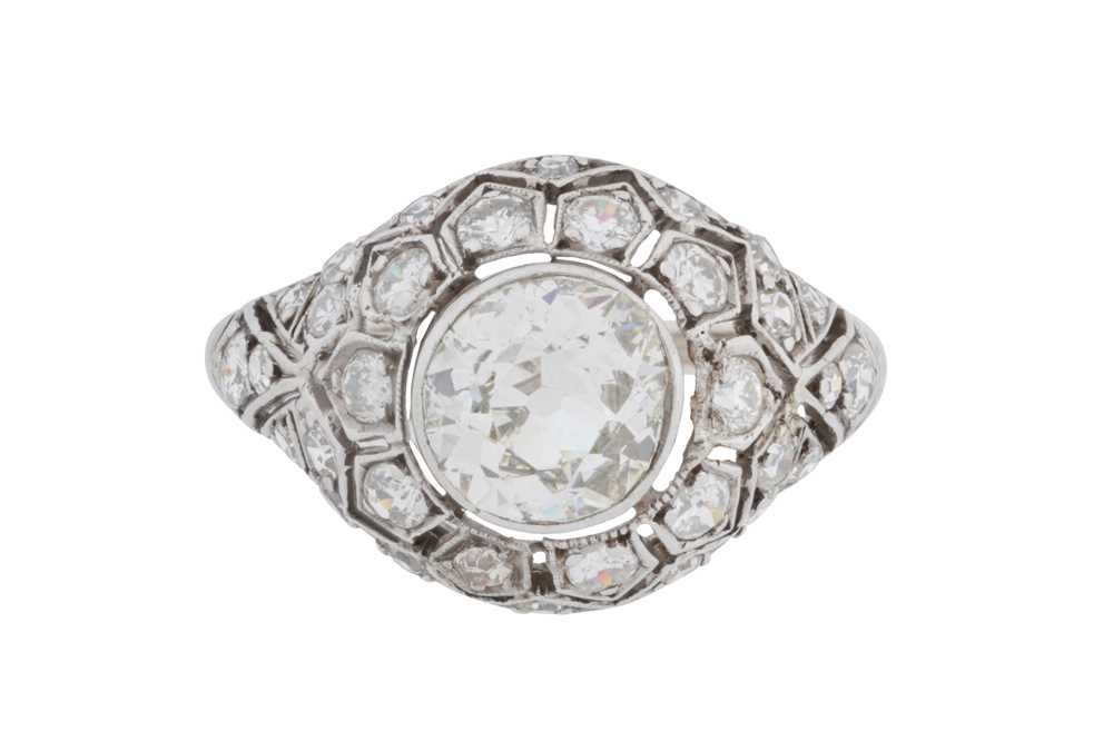 Lot 30 - An Art Deco diamond ring