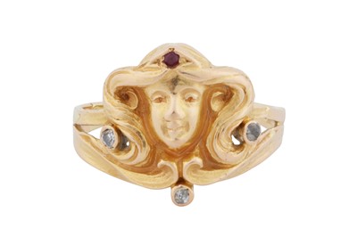 Lot 26 - A ruby and diamond Art Nouveau ring
