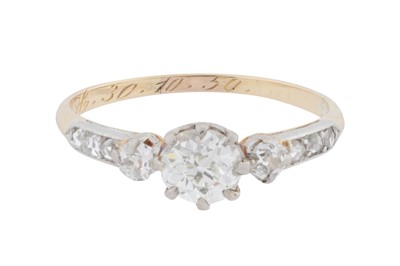 Lot 190 - A diamond ring
