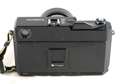 Lot 313 - Fuji GW690II 6x9 Professional 120/220 Rangefinder Camera.
