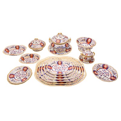 Lot 80 - A Spode’s Imperial dinner set in Gadroon shape, decorated in the Imari style