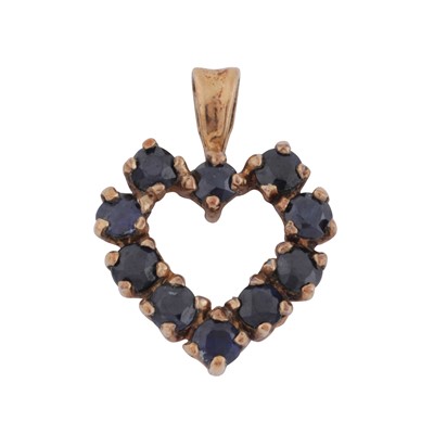 Lot 71 - A sapphire heart pendant