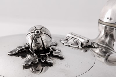 Lot 418 - A Victorian sterling silver teapot, London 1846 by Edward, Edward junior, John and William Barnard