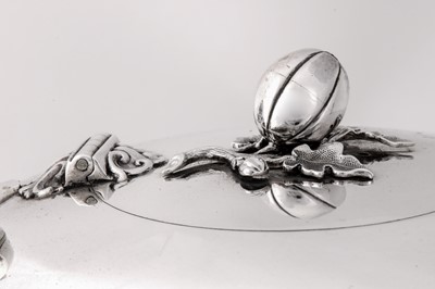 Lot 418 - A Victorian sterling silver teapot, London 1846 by Edward, Edward junior, John and William Barnard