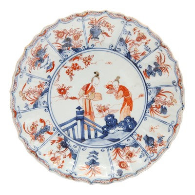 Lot 246 - A Chinese Imari 'ladies' dish, Qing Dynasty, Kangxi period