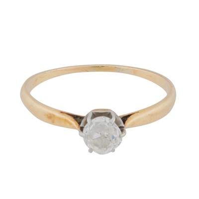 Lot 296 - A diamond single stone ring