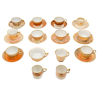 Lot 73 - Worcester porcelain, collection of cups and saucers, circa 1792-1830
