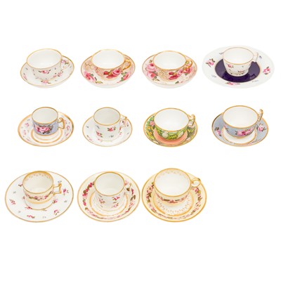 Lot 74 - Worcester porcelain, collection of floral decorated cups and saucers circa 1804-1840