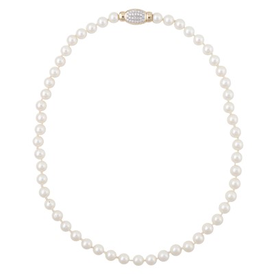 Lot 19 - A pearl and diamond necklace