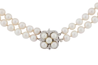 Lot 38 - A double strand pearl necklace