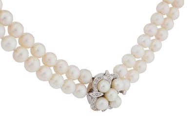Lot 38 - A double strand pearl necklace