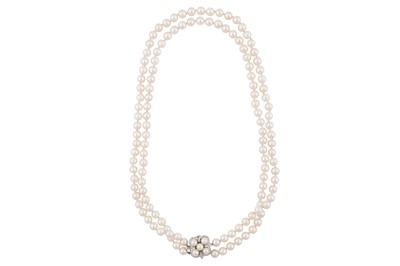 Lot 38 - A double strand pearl necklace