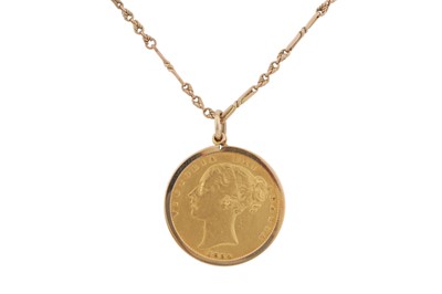 Lot 226 - A full sovereign pendant necklace