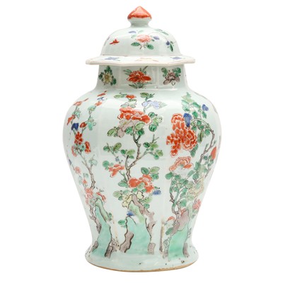 Lot 7 - A Chinese famille-verte vase and cover, Qing dynasty, Kangxi period