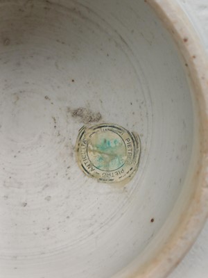 Lot 7 - A Chinese famille-verte vase and cover, Qing dynasty, Kangxi period