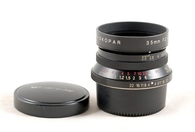 Lot 268 - L39 Screw Mount Voigtlander 35mm f2.5 Color-Skopar MC Lens.