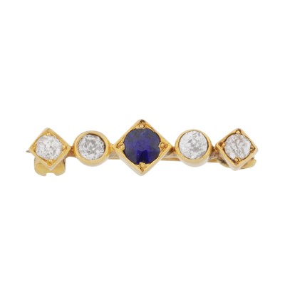 Lot 81 - A sapphire and diamond brooch