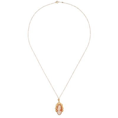 Lot 40 - A cameo pendant necklace