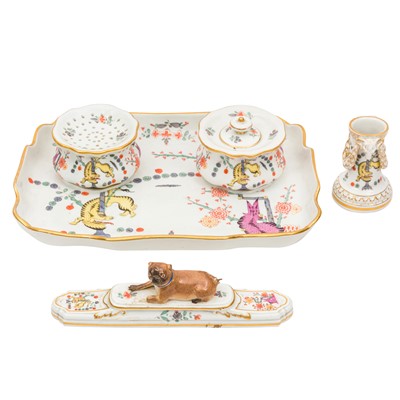 Lot 34 - A Meissen kakiemon palette 'Yellow Lion' pattern desk set