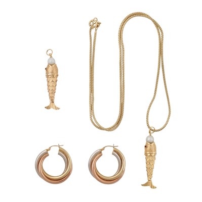 Lot 317 - A fish necklace and a pair of hoop earrings
