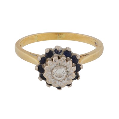 Lot 301 - A sapphire and diamond ring