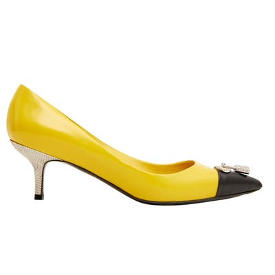 Lot 640 - Louis Vuitton Yellow Charlotte Kitten Heeled Pump - Size 36.5