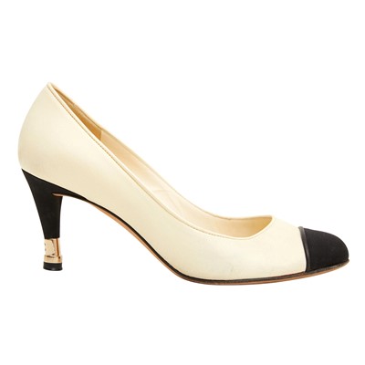 Lot 205 - Chanel Ivory Two Tone Heeled Pump - Size 37
