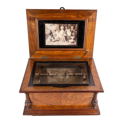 Lot 167 - A late 19th century German walnut and marquetry cased syphonium