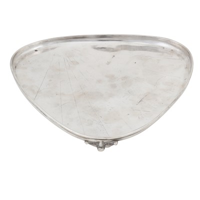 Lot 624 - An Alexander III late 19th century Russian 84 zolotnik silver tray, Saint Petersburg 1883 by Pavel Ovchinnikov