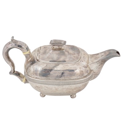 Lot 616 - A George III sterling silver teapot, London 1810 by William Bennett