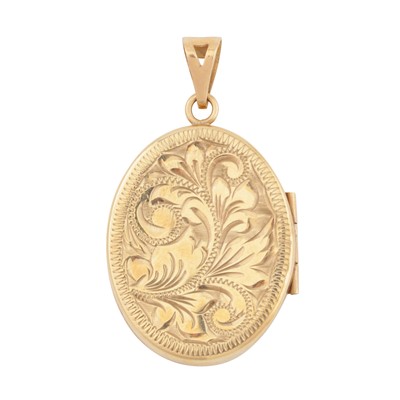 Lot 135 - A locket pendant