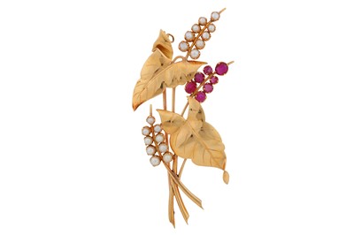 Lot 273 - A pearl and ruby brooch