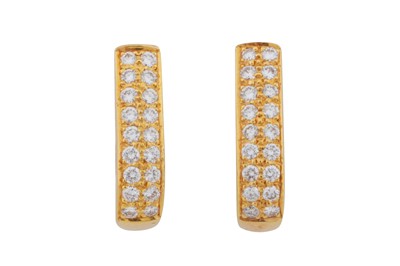 Lot 251 - A pair of diamond earrings
