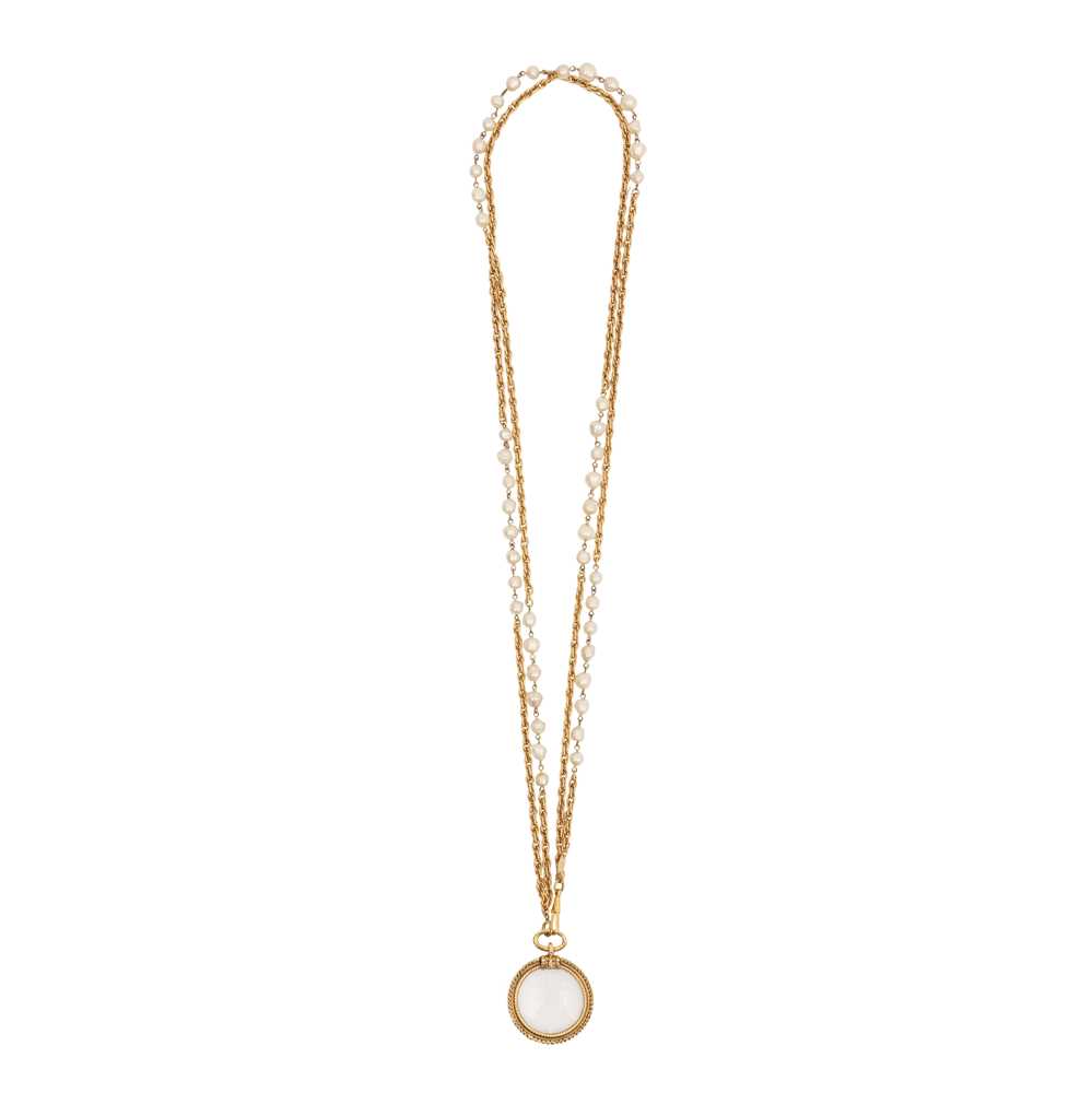 Lot 162 - Chanel Ivory Pearl Loupe Pendant Necklace