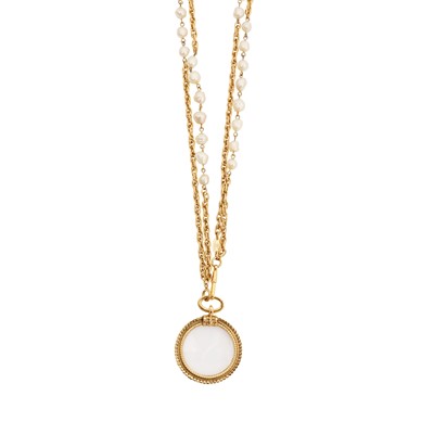 Lot 162 - Chanel Ivory Pearl Loupe Pendant Necklace